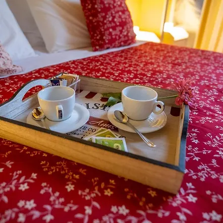 Casa Lidia Bed & Breakfast 4*